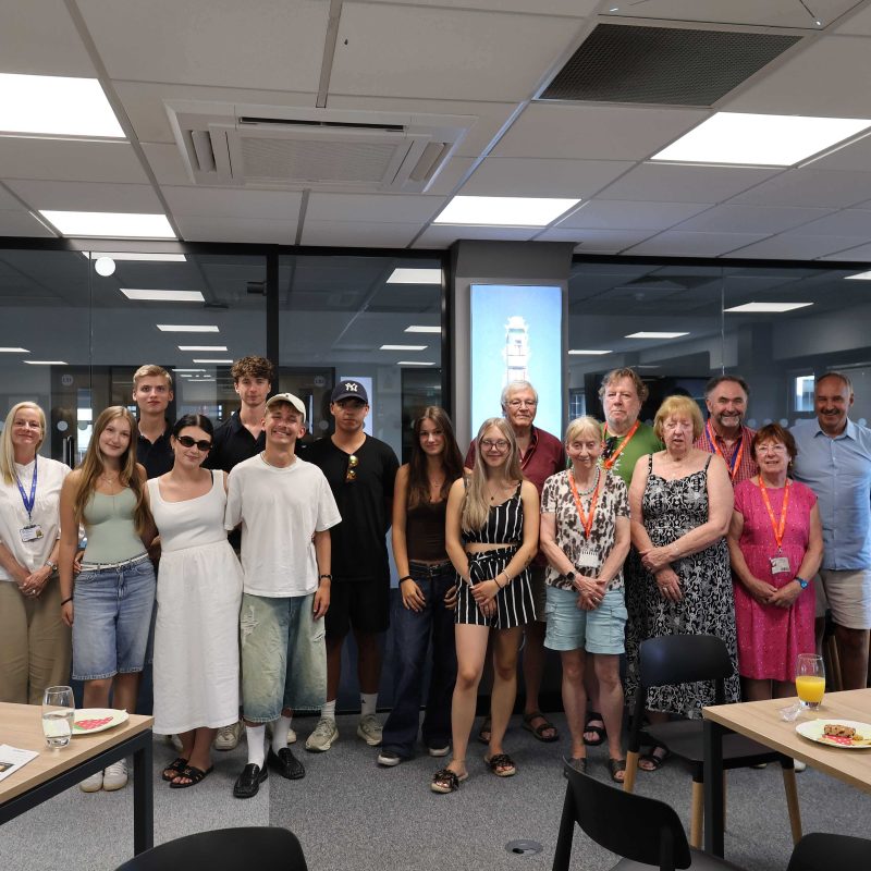 Students, lecturers and Councillors pose for a group photo
