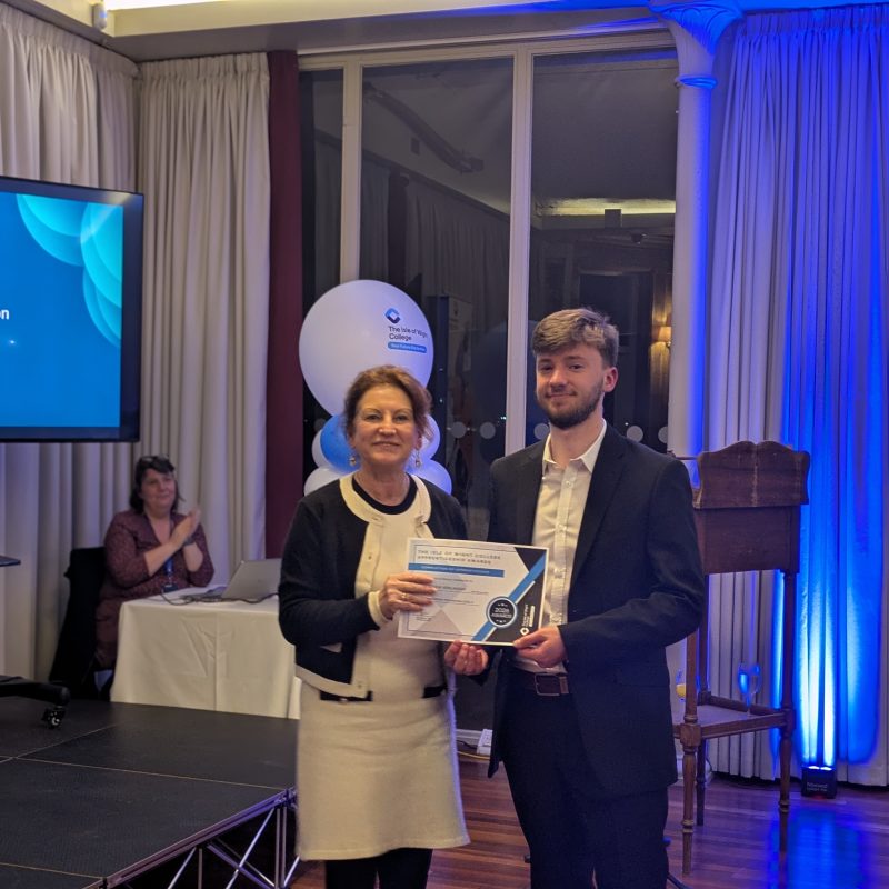 PXL 20260212 185058290 PORTRAIT 1