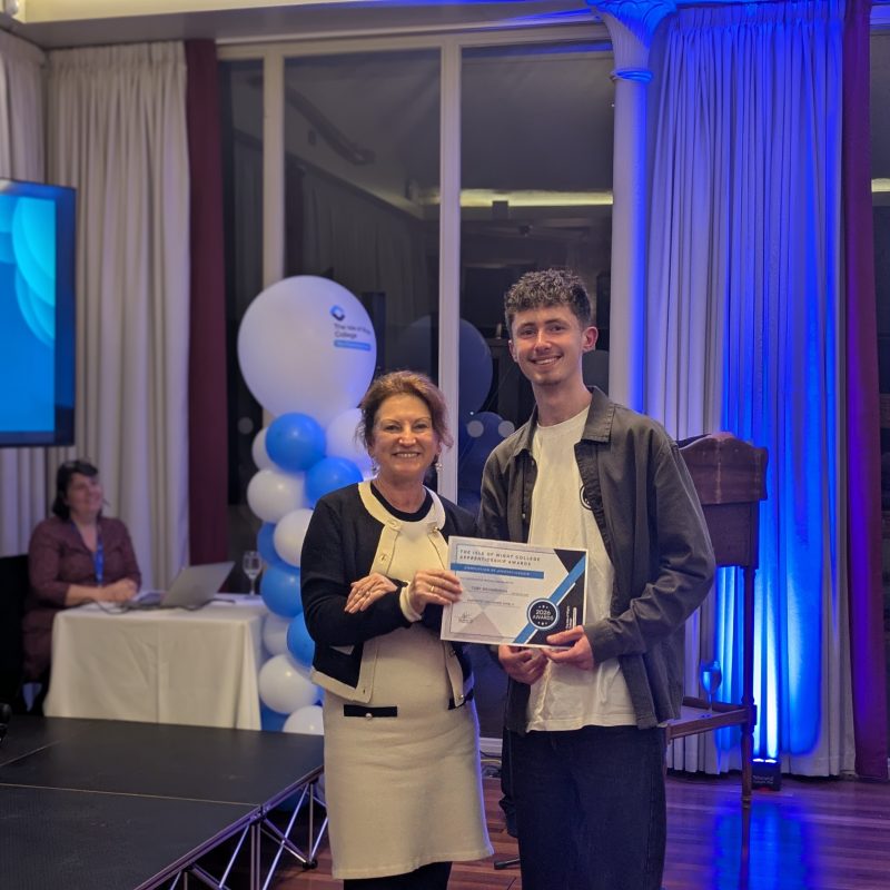 PXL 20260212 185143475 PORTRAIT 1