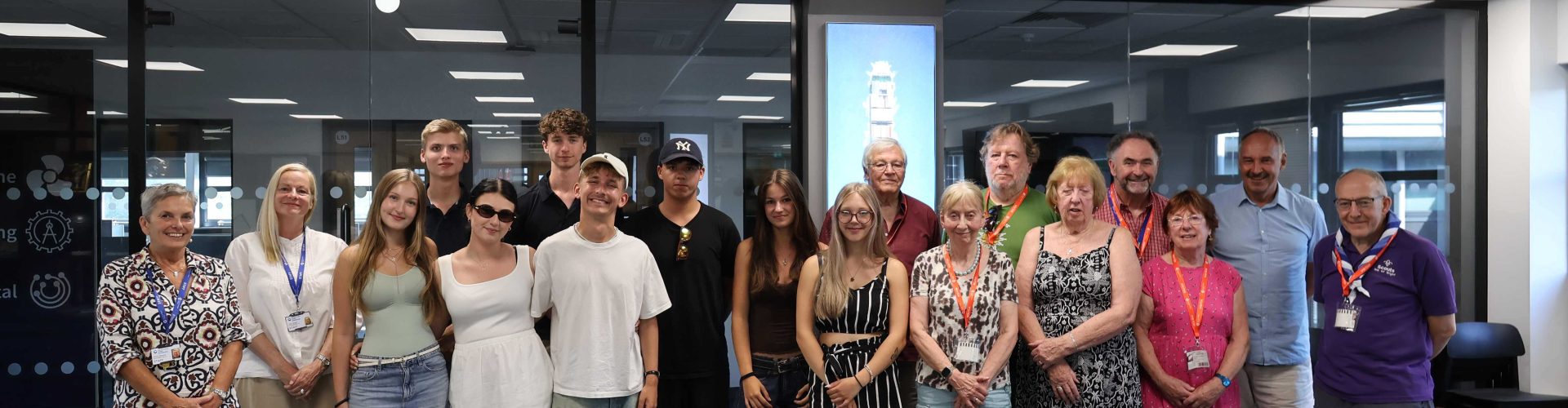 Students, lecturers and Councillors pose for a group photo